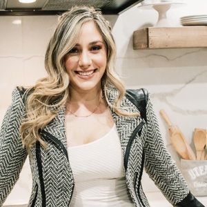 Meet your Posher, Paola